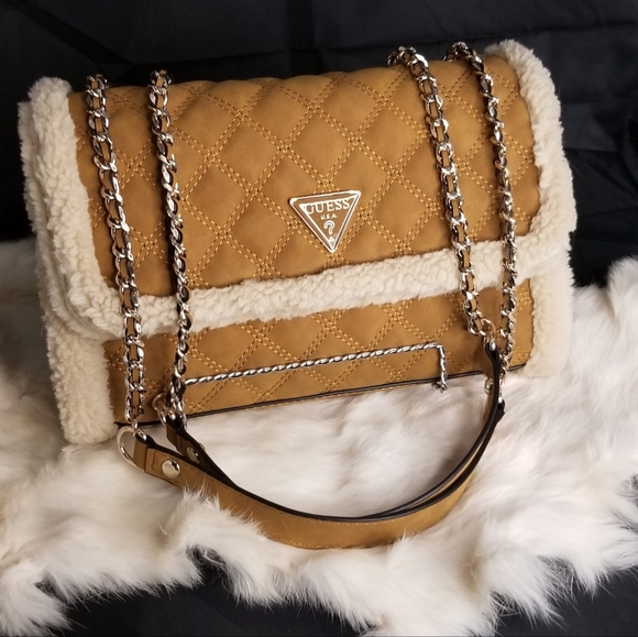 Luxurious & Cozy Guess Quilted Faux Shearling Crossbody - Suede-Like PU & Chain - Picture 1 of 8